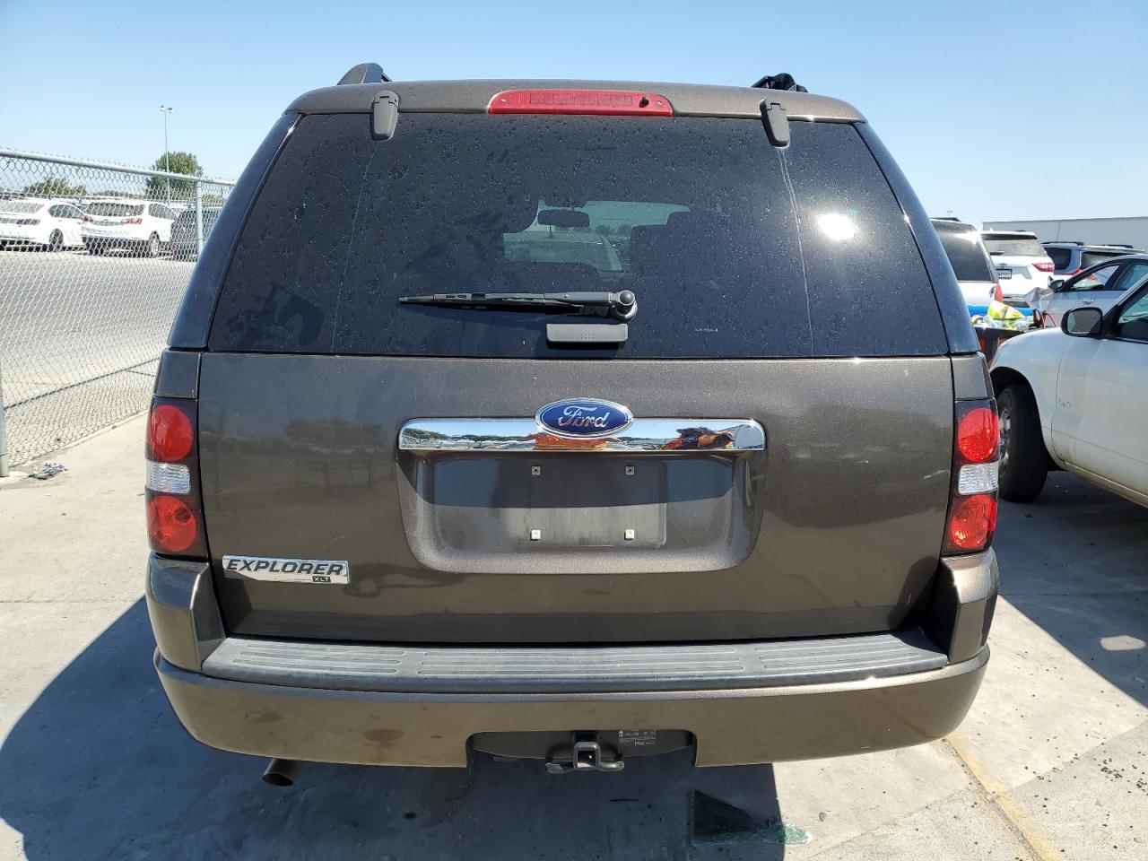 2008 Ford Explorer Xlt VIN: 1FMEU63E98UA33275 Lot: 65851794