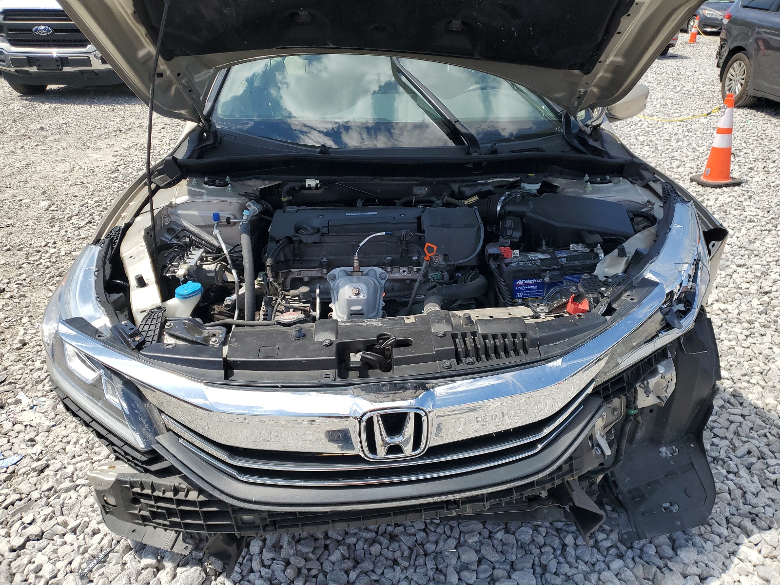 1HGCR2F33HA132600 2017 Honda Accord Lx