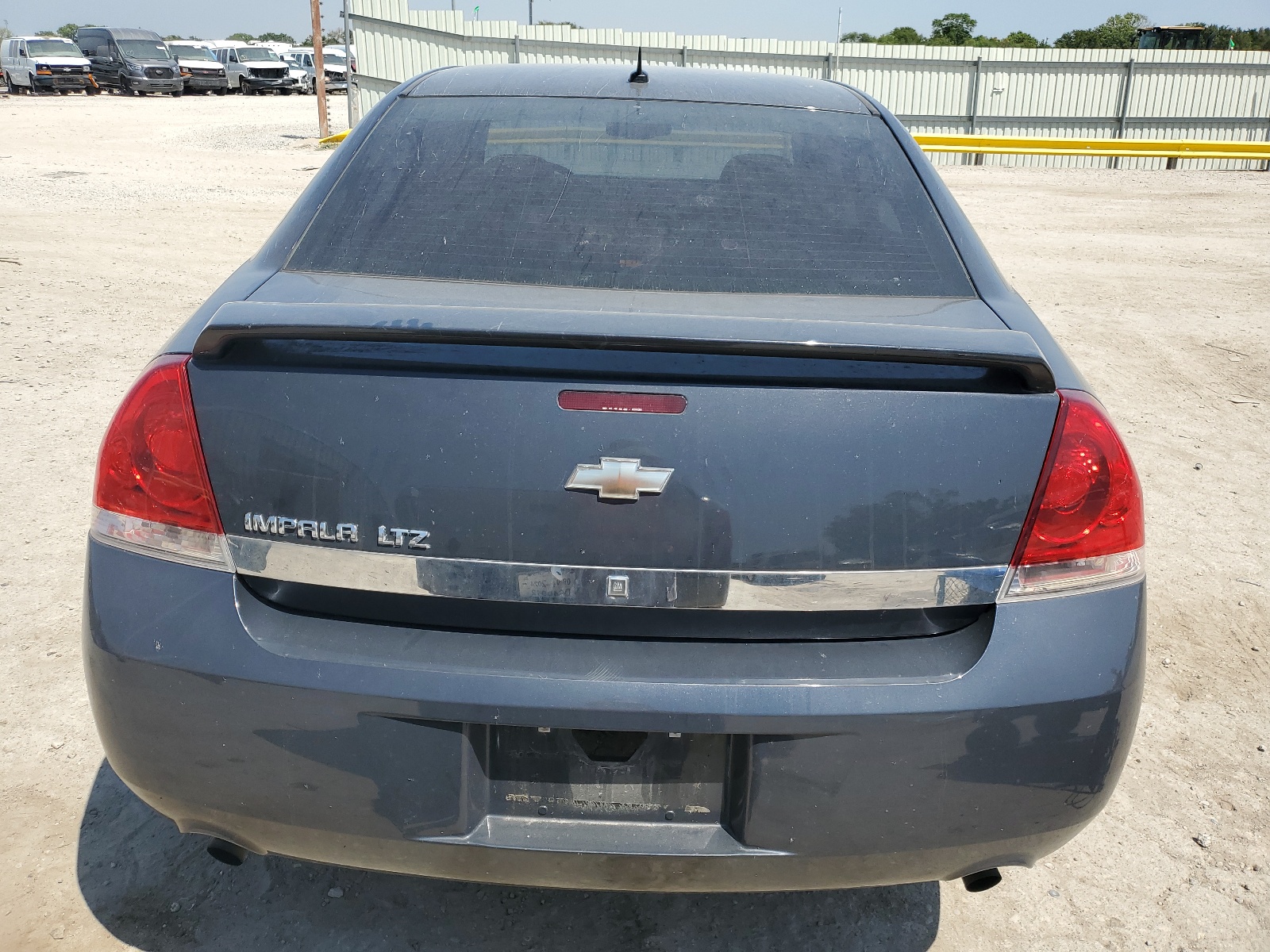 2G1WU583689198717 2008 Chevrolet Impala Ltz