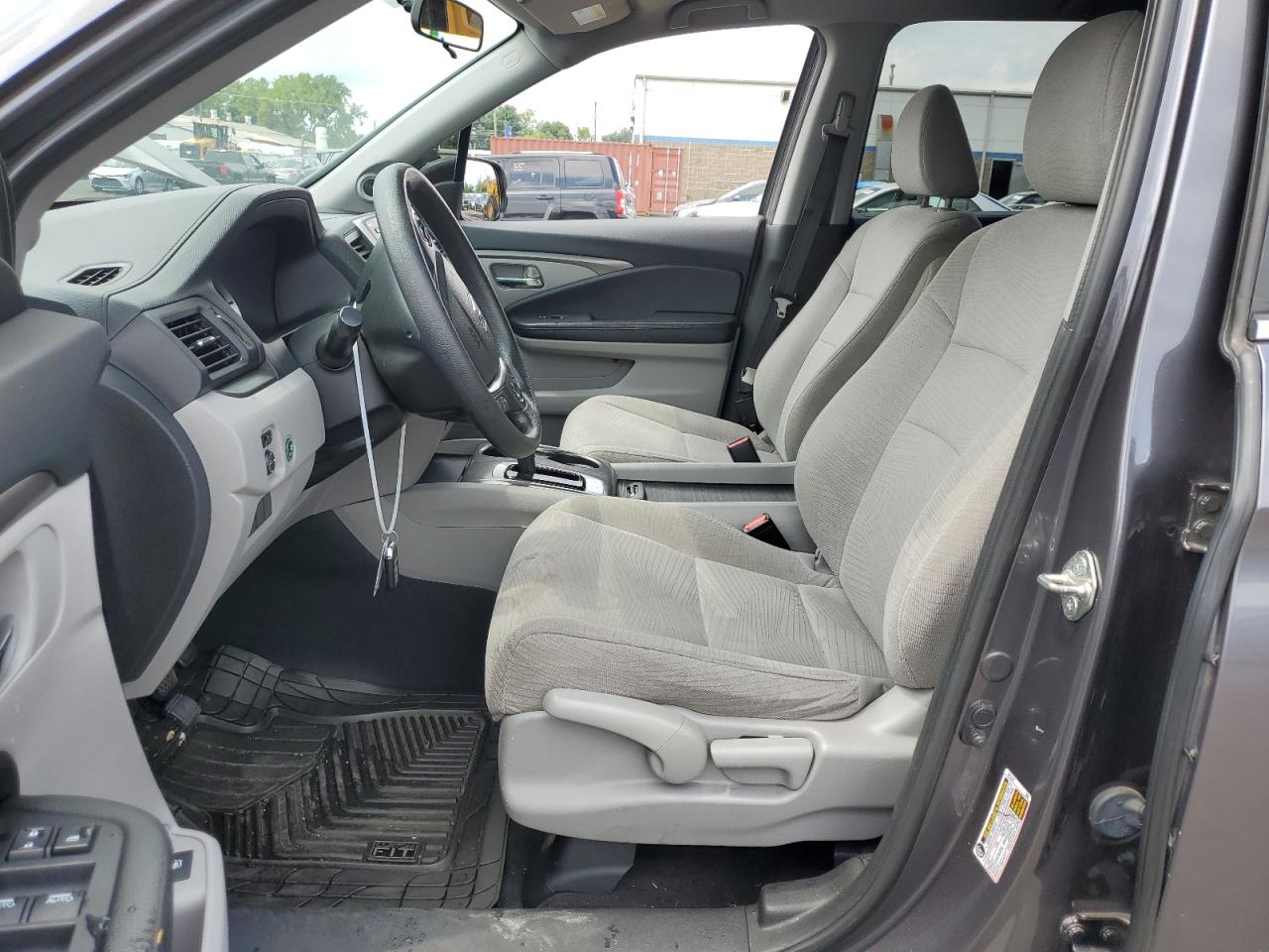 2017 Honda Pilot Lx VIN: 5FNYF6H15HB103929 Lot: 65455874