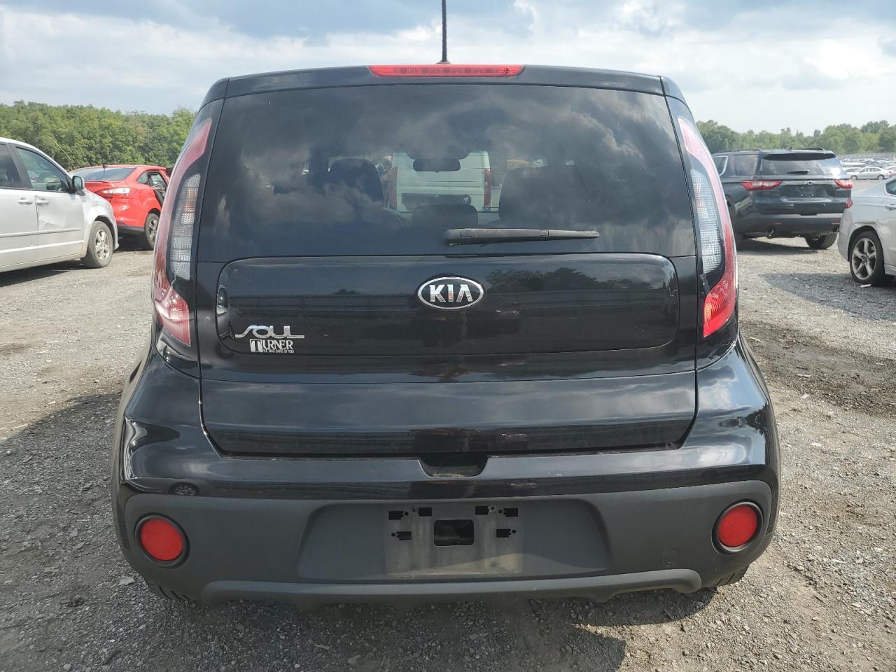 KNDJN2A20J7570882 2018 Kia Soul