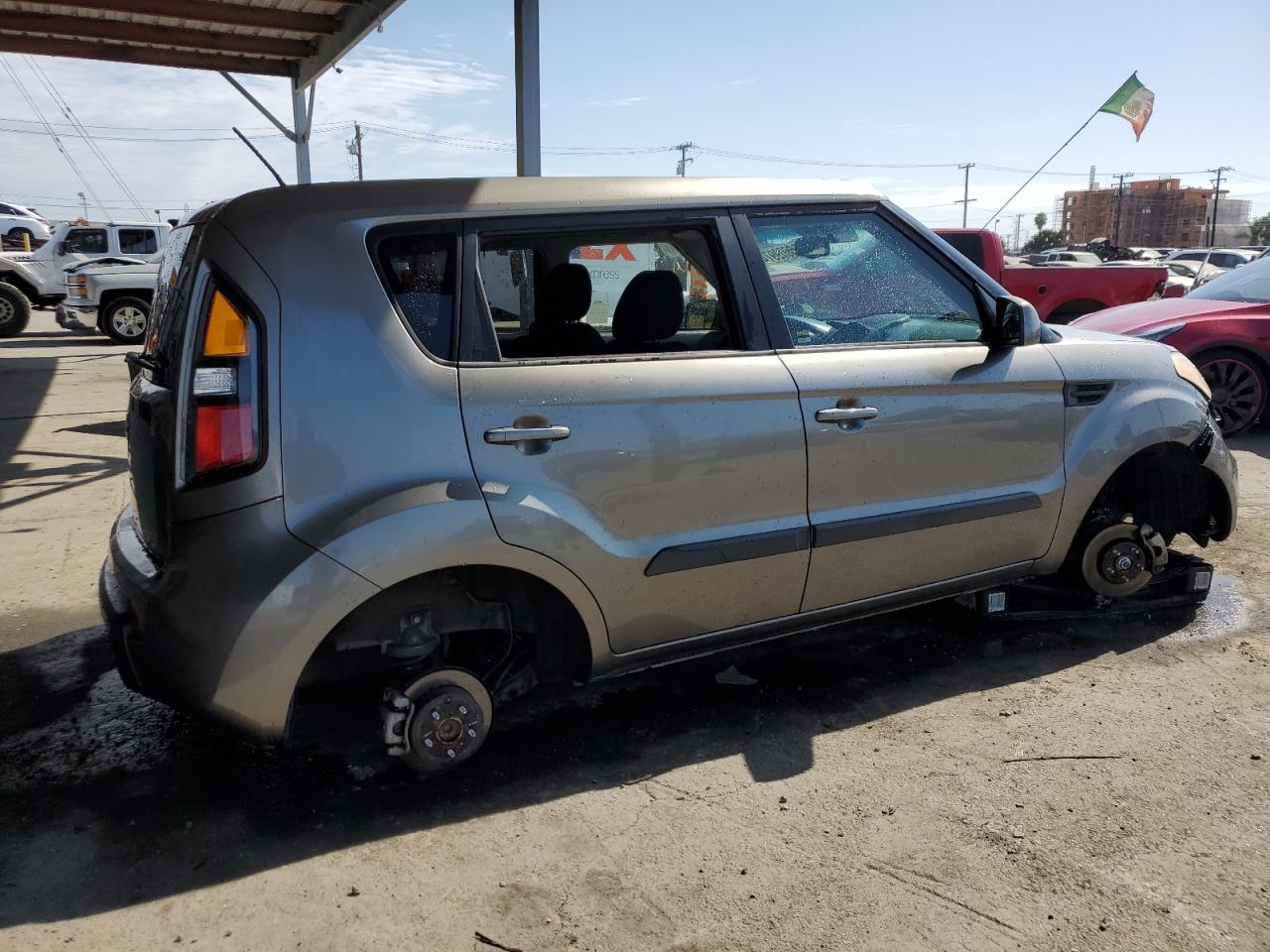 2011 Kia Soul + VIN: KNDJT2A25B7287840 Lot: 66609974