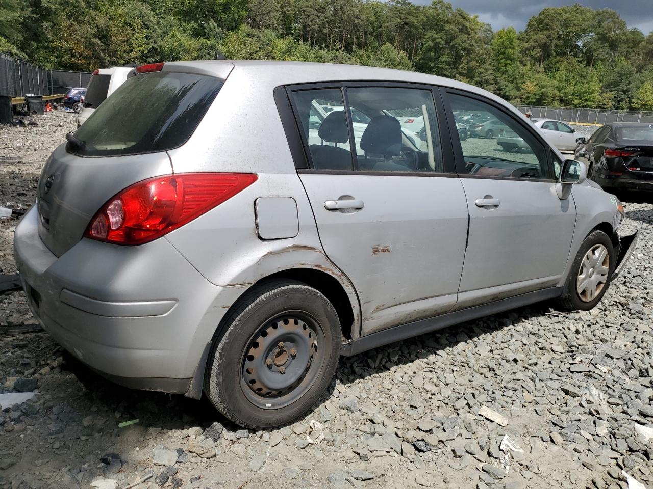 2010 Nissan Versa - Image 3