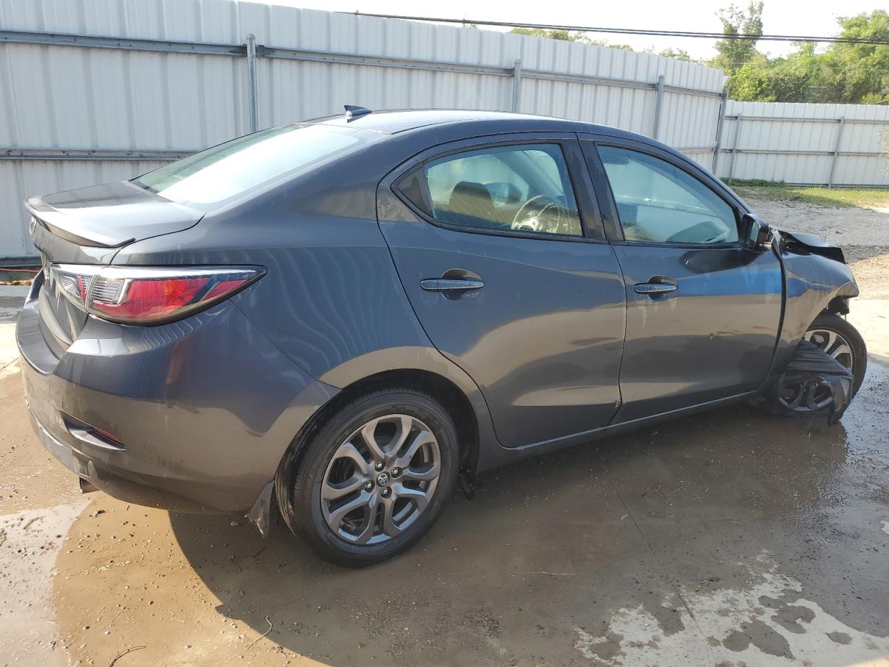 2020 Toyota Yaris - Image 3
