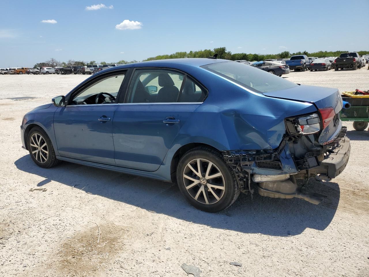 3VWDB7AJ4HM334310 2017 VOLKSWAGEN JETTA - Image 2