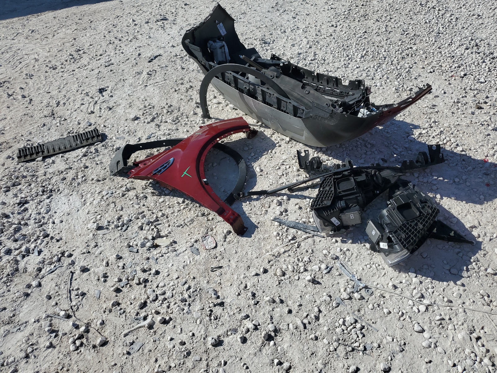 1FMCU0J92HUD53094 2017 Ford Escape Titanium