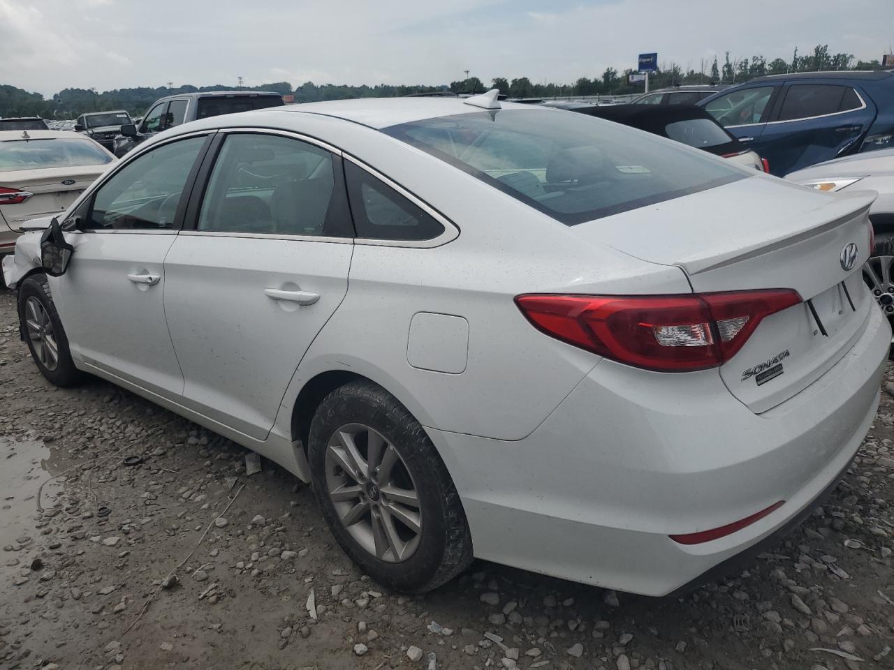 5NPE24AF4HH545949 2017 HYUNDAI SONATA - Image 2