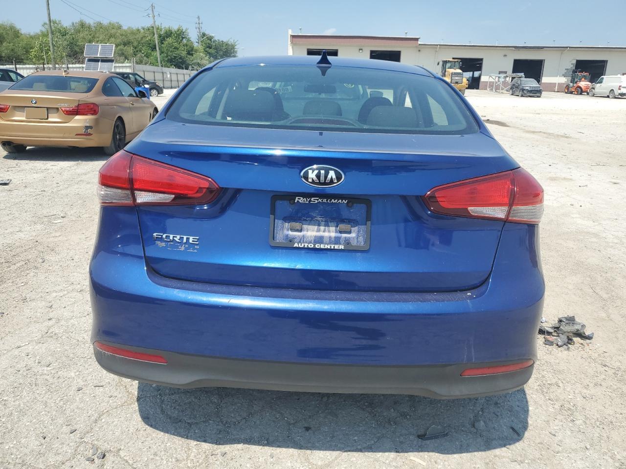 3KPFK4A75HE132780 2017 Kia Forte Lx