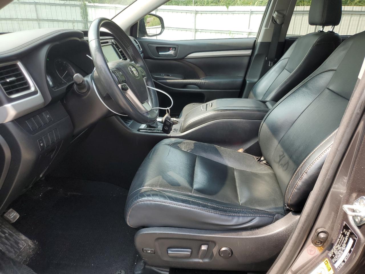 2016 Toyota Highlander Xle VIN: 5TDJKRFH3GS231983 Lot: 67571984