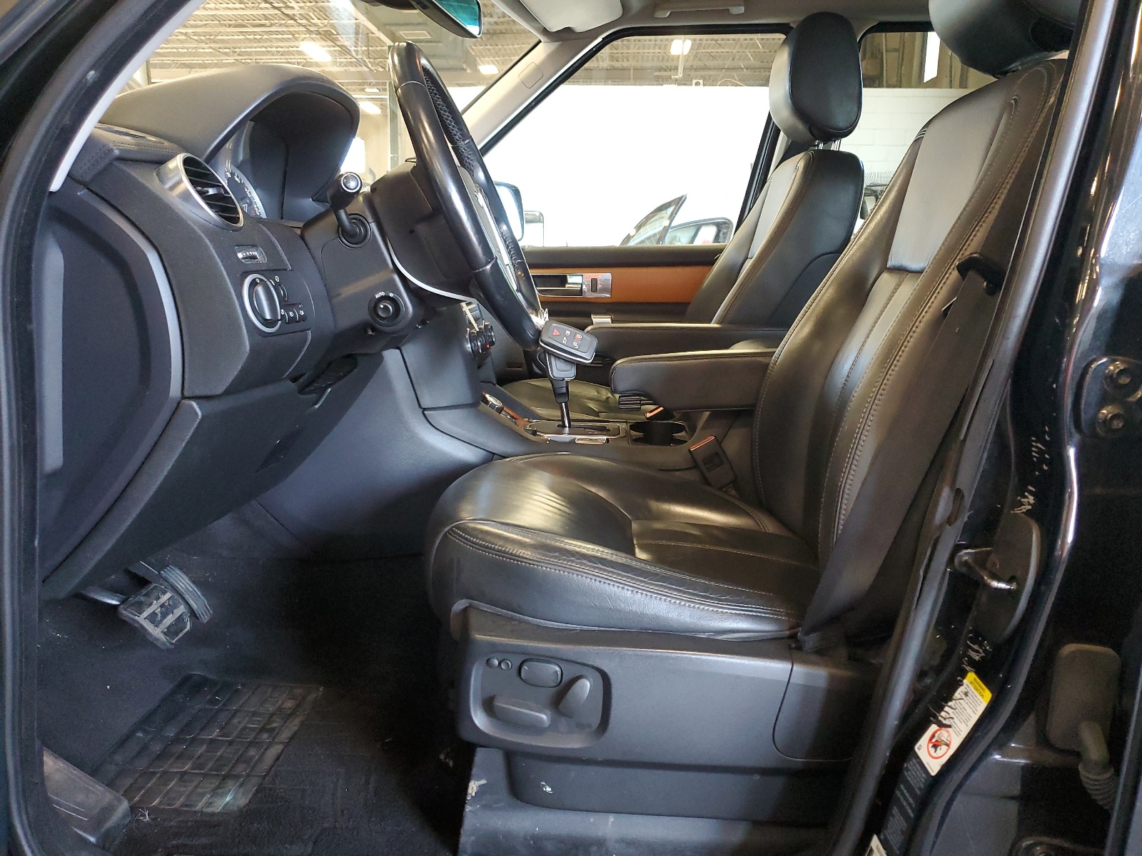 SALAK2D43BA569616 2011 Land Rover Lr4 Hse Luxury