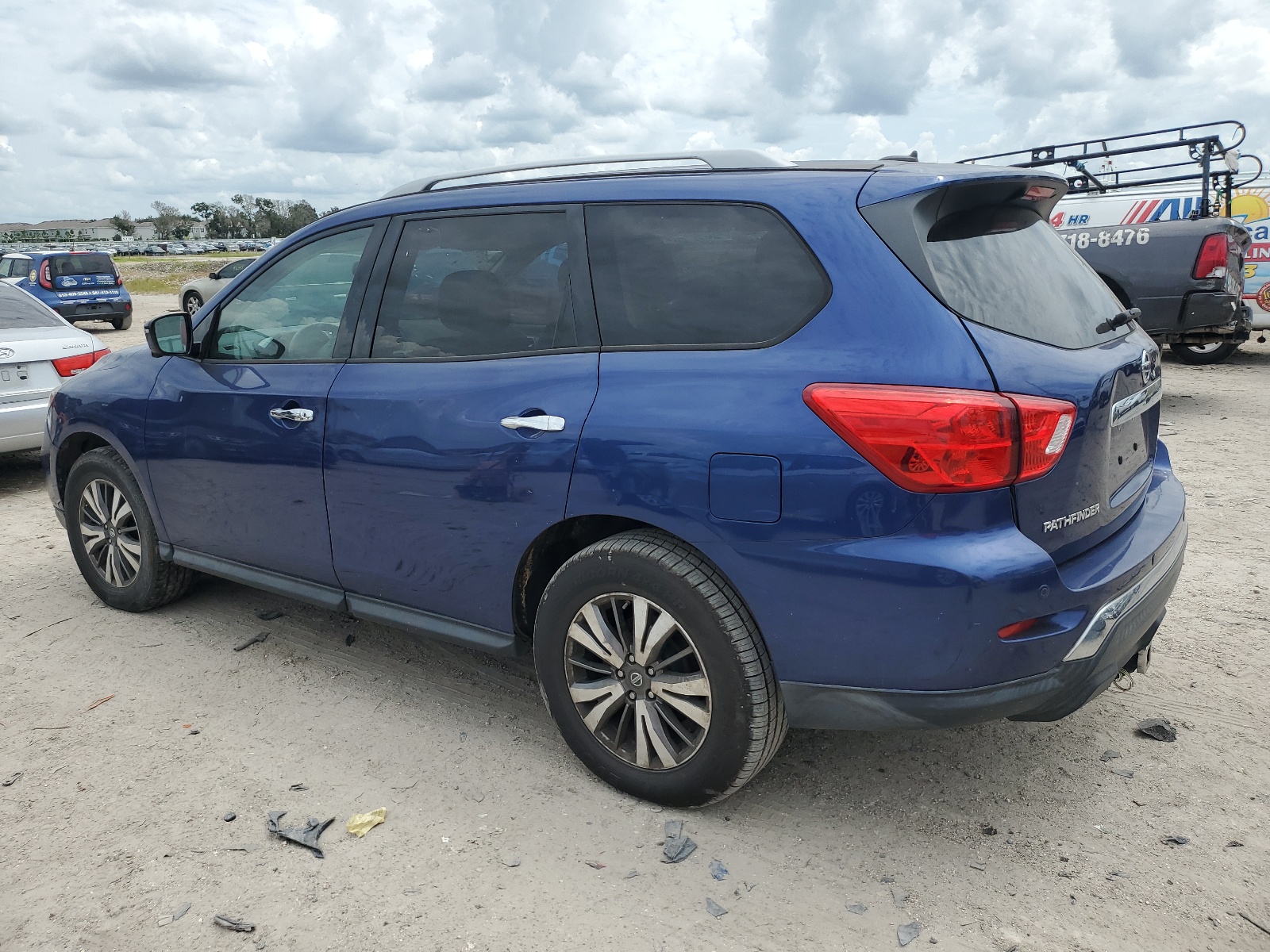 2017 Nissan Pathfinder S vin: 5N1DR2MM9HC674962