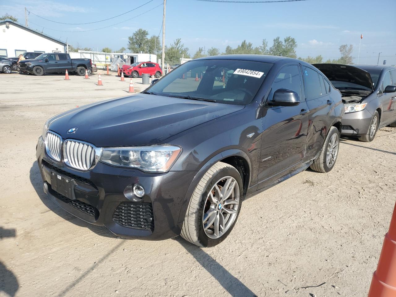 5UXXW3C52J0T81825 2018 BMW X4 - Image 1