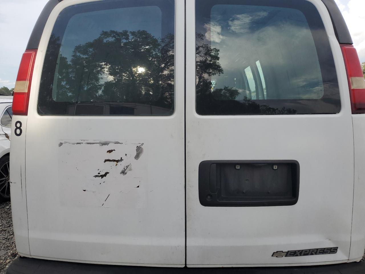 2008 Chevrolet Express G3500 VIN: 1GCHG35C981144817 Lot: 64048164