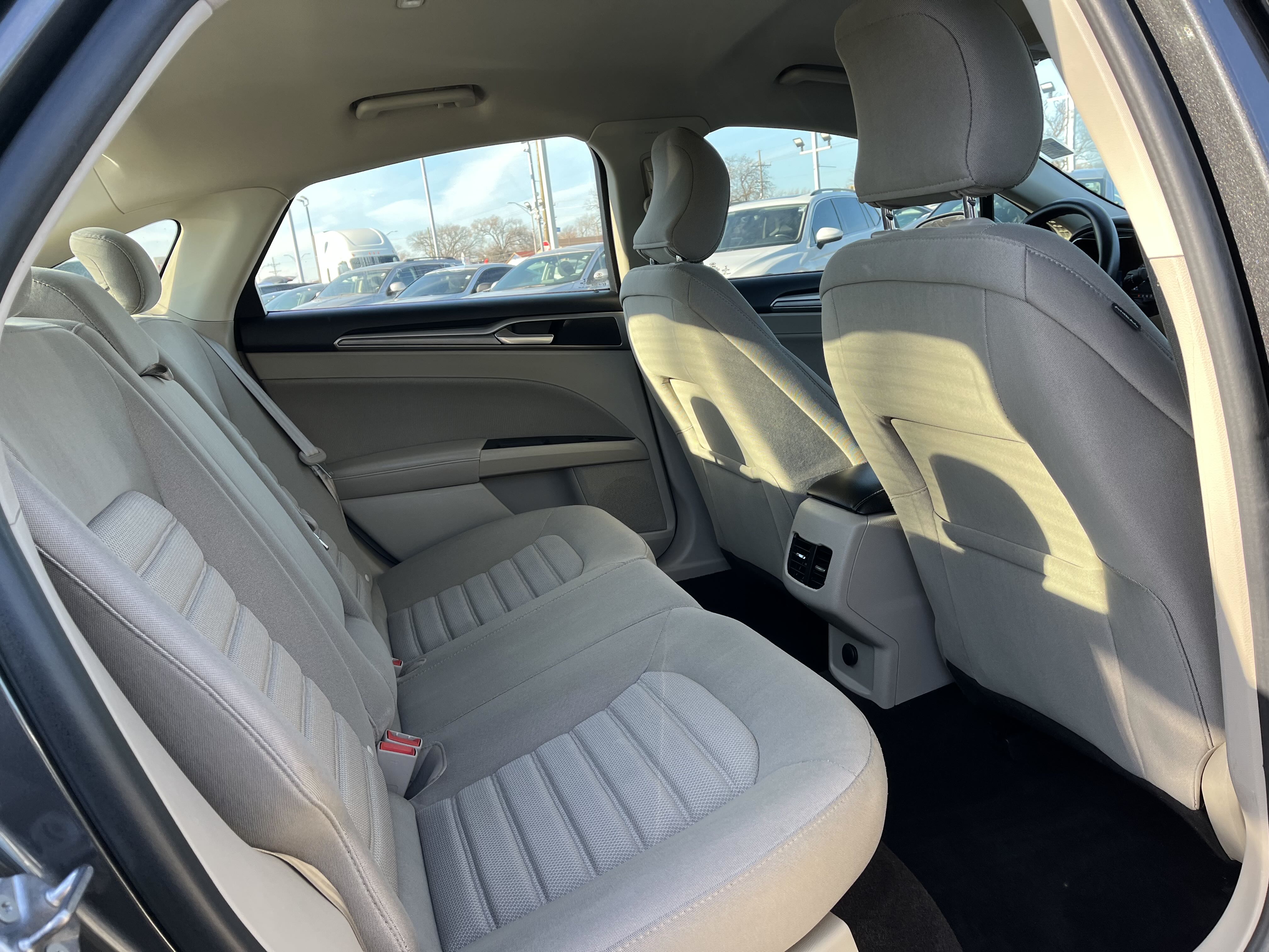 2019 Ford Fusion Se vin: 3FA6P0HD4KR128988