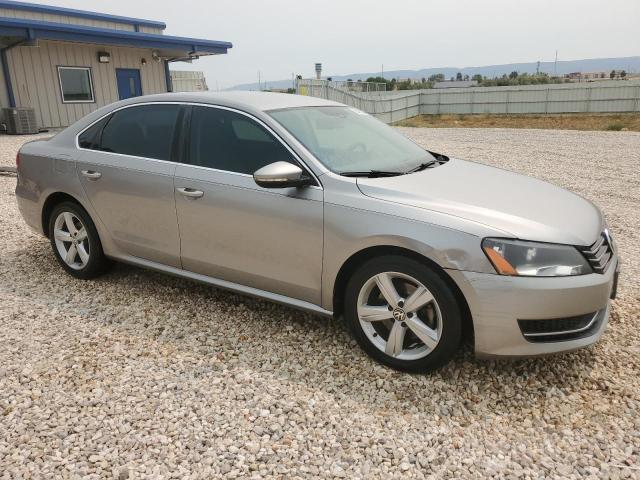  VOLKSWAGEN PASSAT 2012 Сріблястий