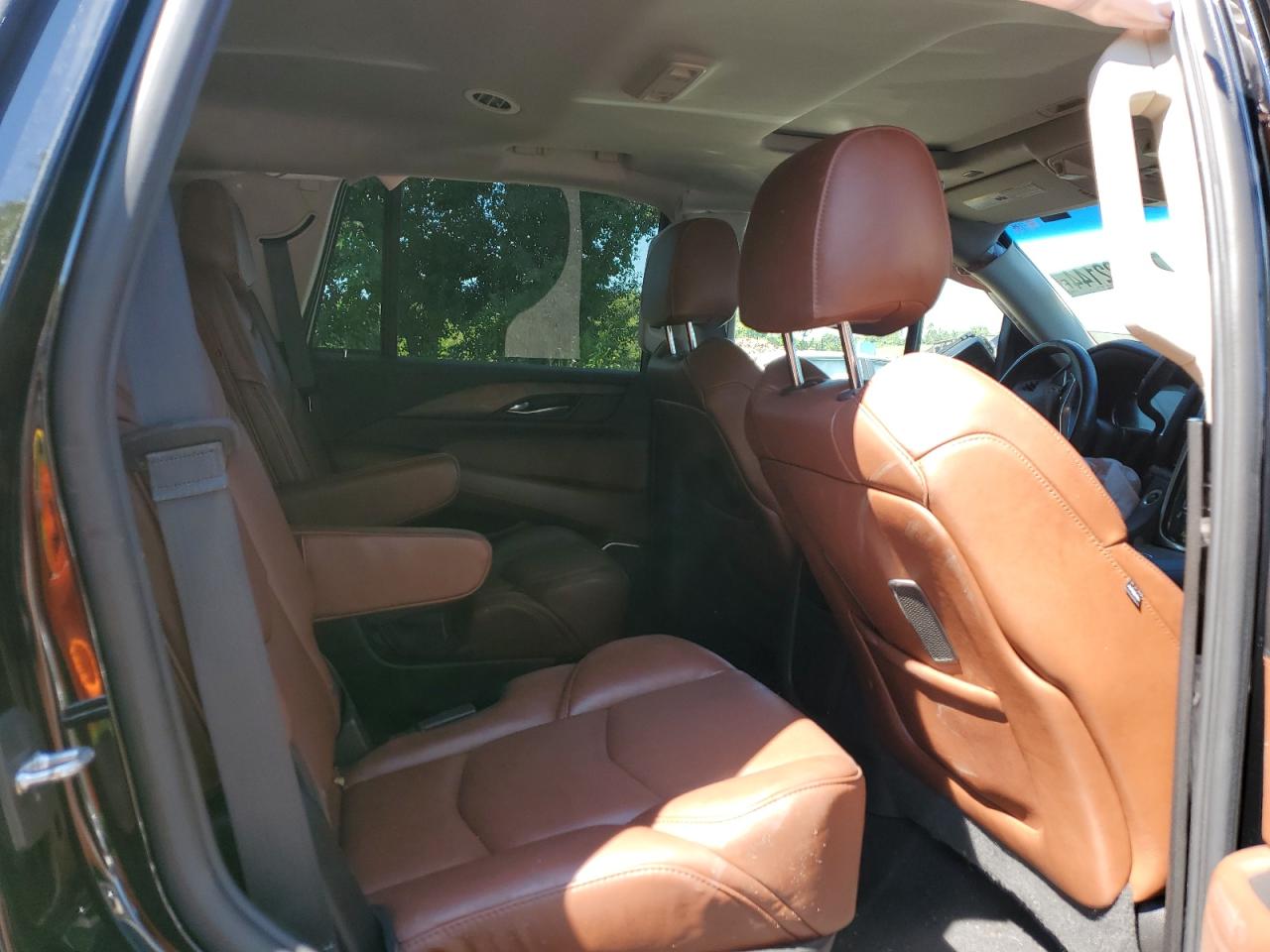 1GYS4BKJ9KR360844 2019 Cadillac Escalade Luxury