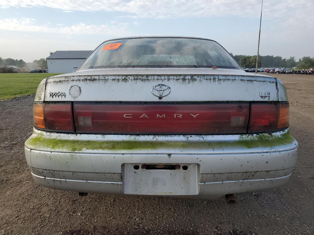 1993 Toyota Camry Le VIN: 4T1SK12E9PU240003 Lot: 69689084