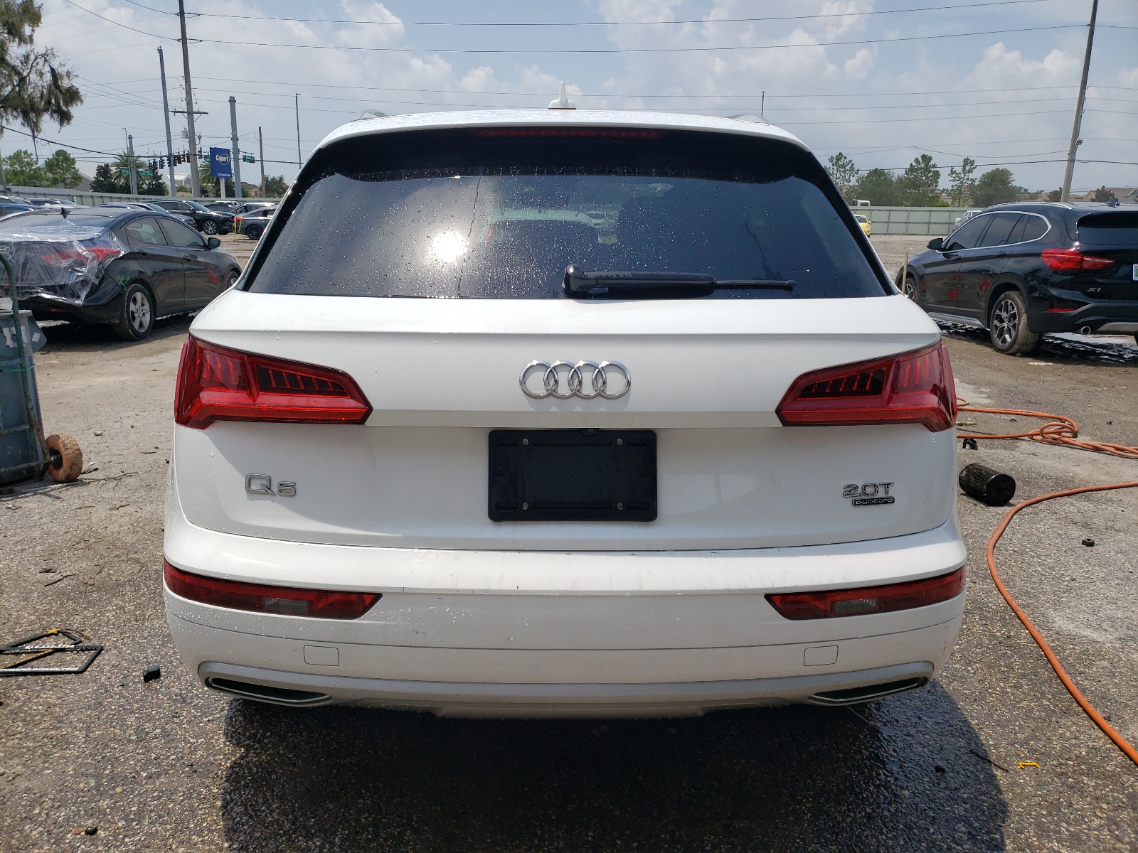 WA1ANAFY2J2008500 2018 Audi Q5 Premium