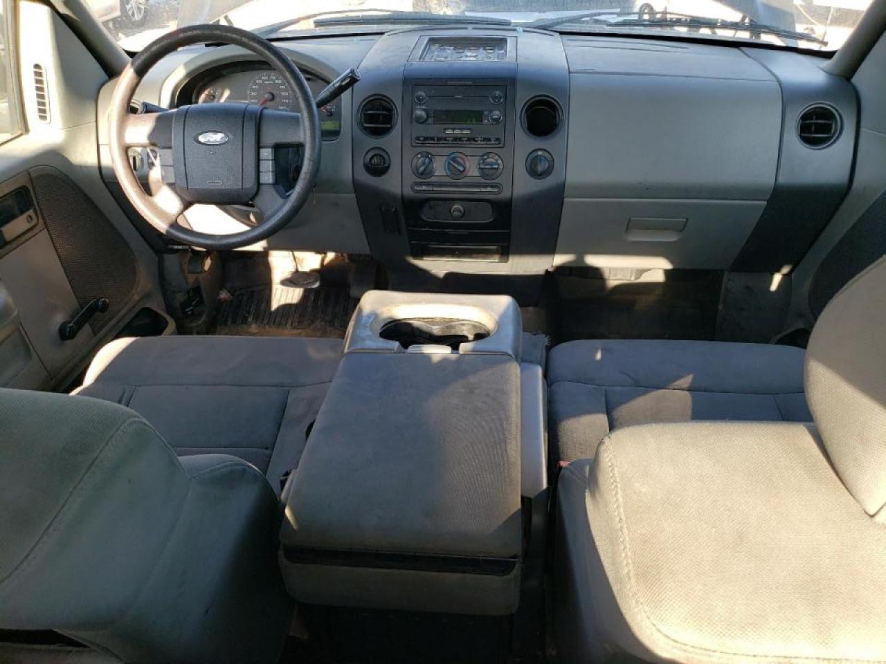 1FTRX12WX5NB19436 2005 Ford F150 1FTRX12WX5NB19436 2005 Ford F150