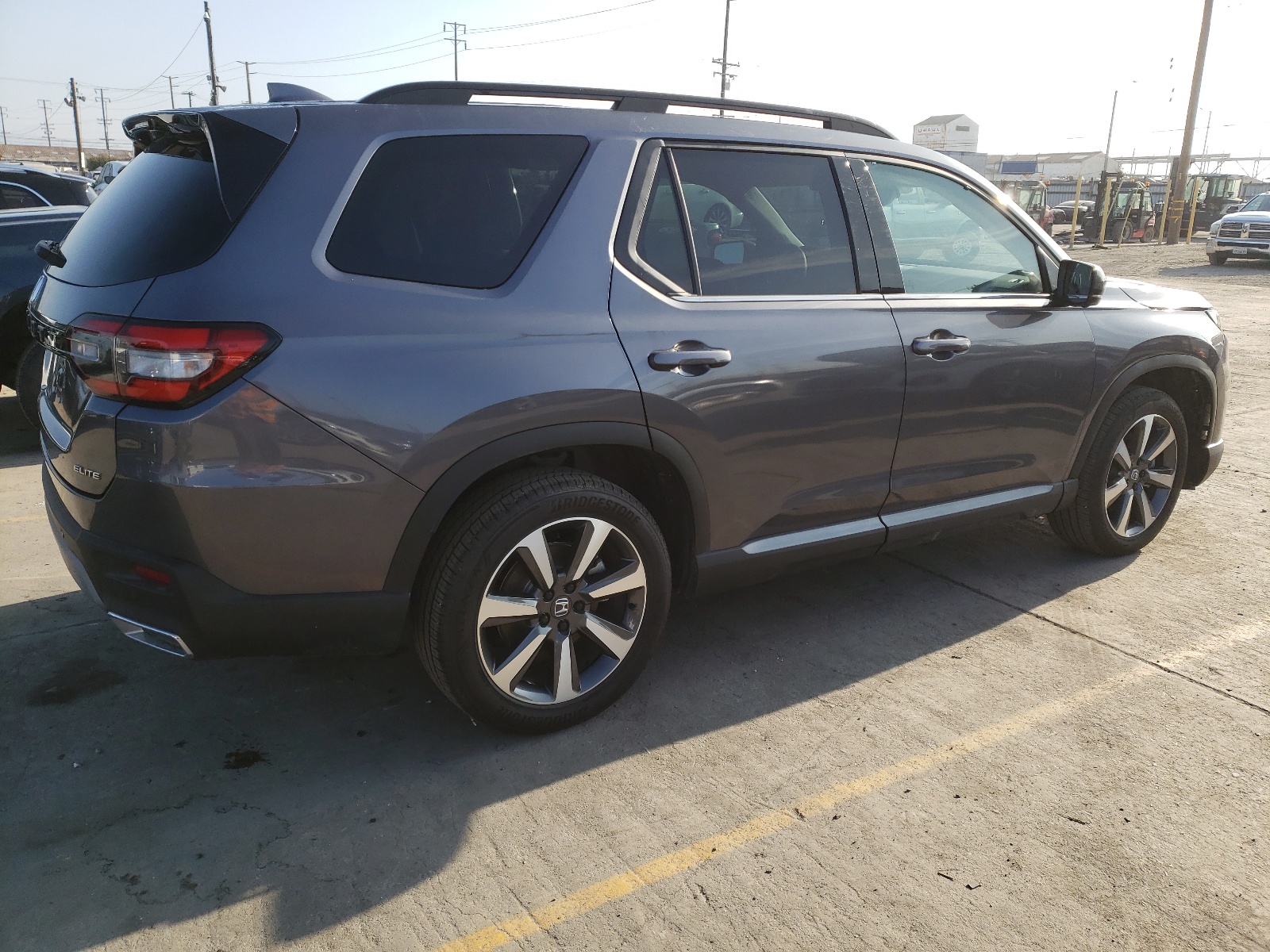 2024 Honda Pilot Elite vin: 5FNYG1H87RB017374