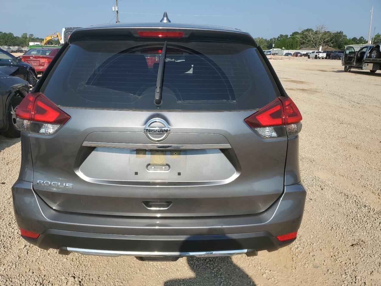 2020 Nissan Rogue S VIN: JN8AT2MT5LW035909 Lot: 67280144