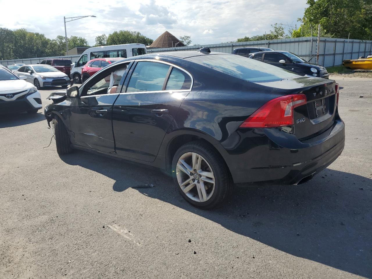 YV126MFM2F1355662 2015 VOLVO S60 - Image 2