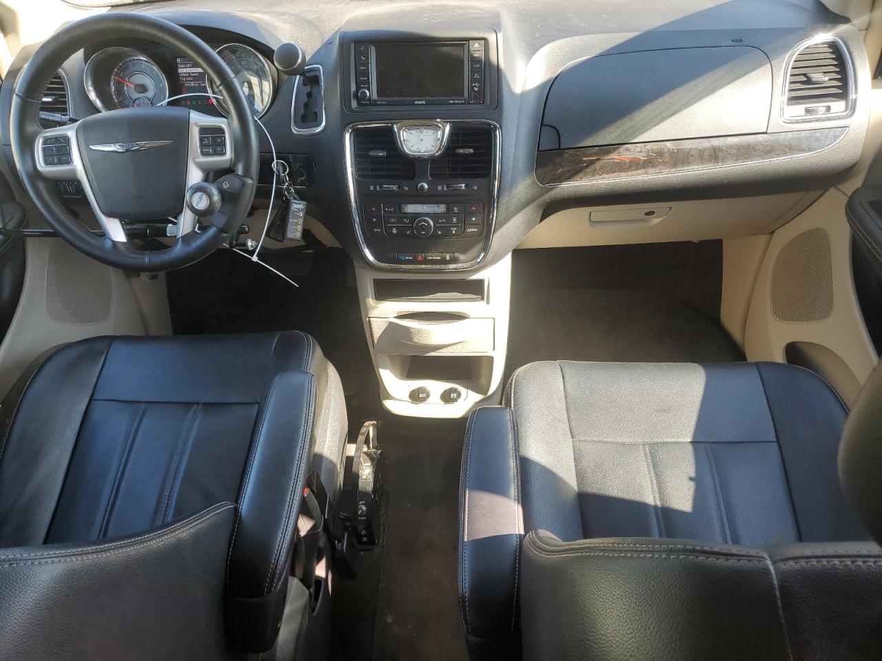 2015 Chrysler Town & Country Touring VIN: 2C4RC1BGXFR677439 Lot: 65988174