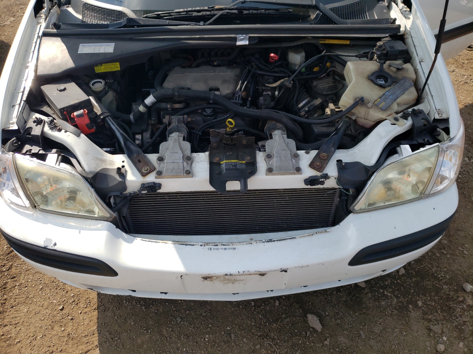 1GNDV23E05D136996 2005 Chevrolet Venture Ls