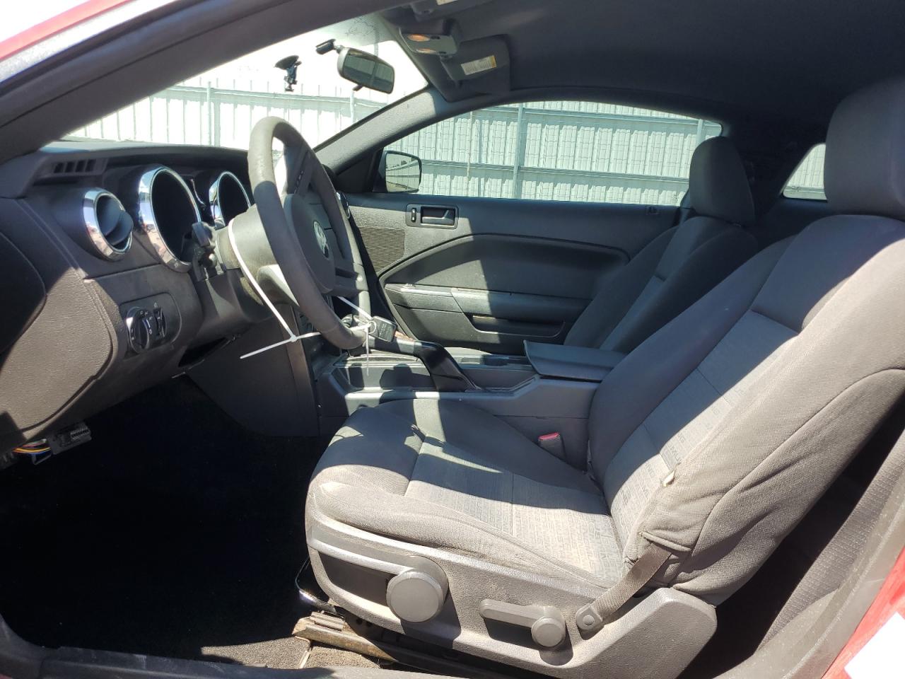 2007 Ford Mustang - Image 7
