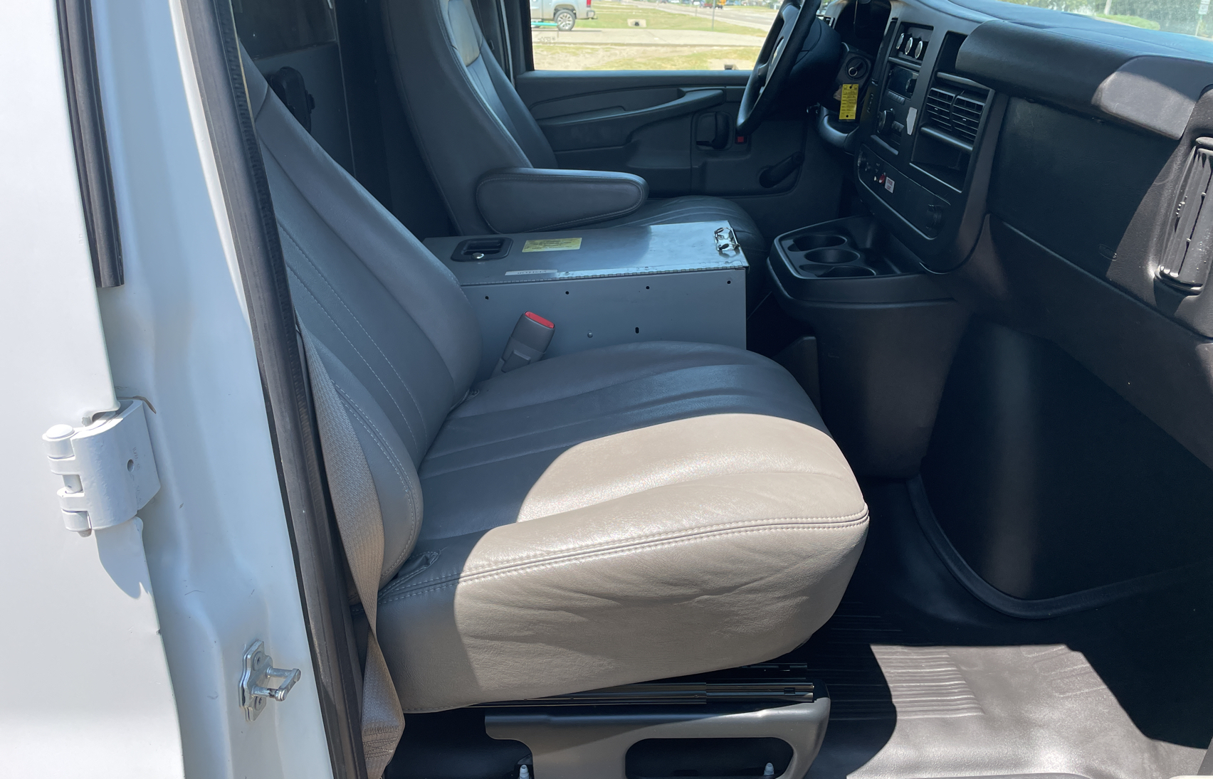 2012 Chevrolet Express G2500 vin: 1GCWGFCB7C1124836