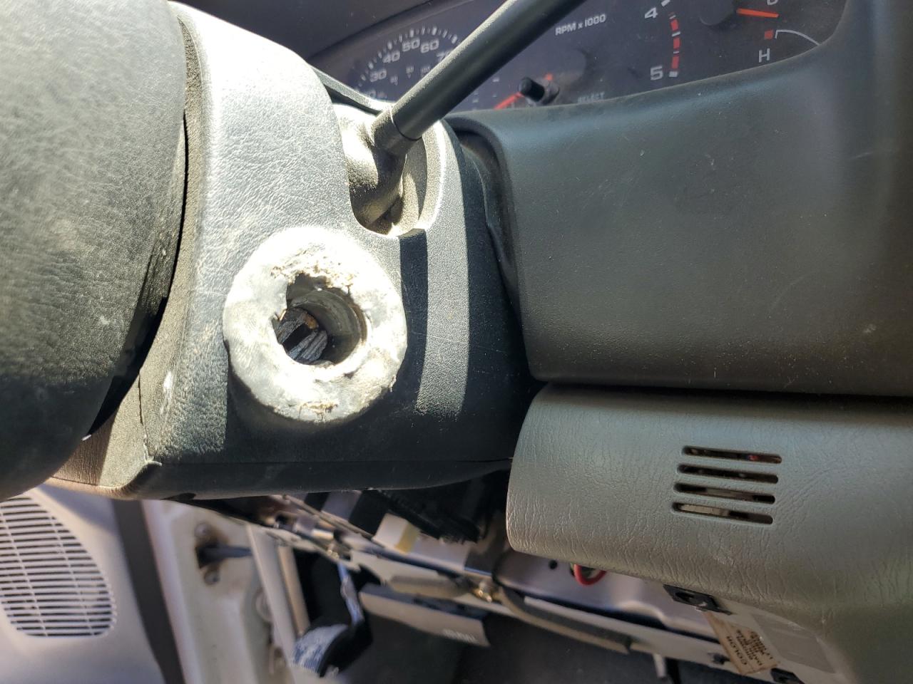 2003 Ford F250 - Image 12