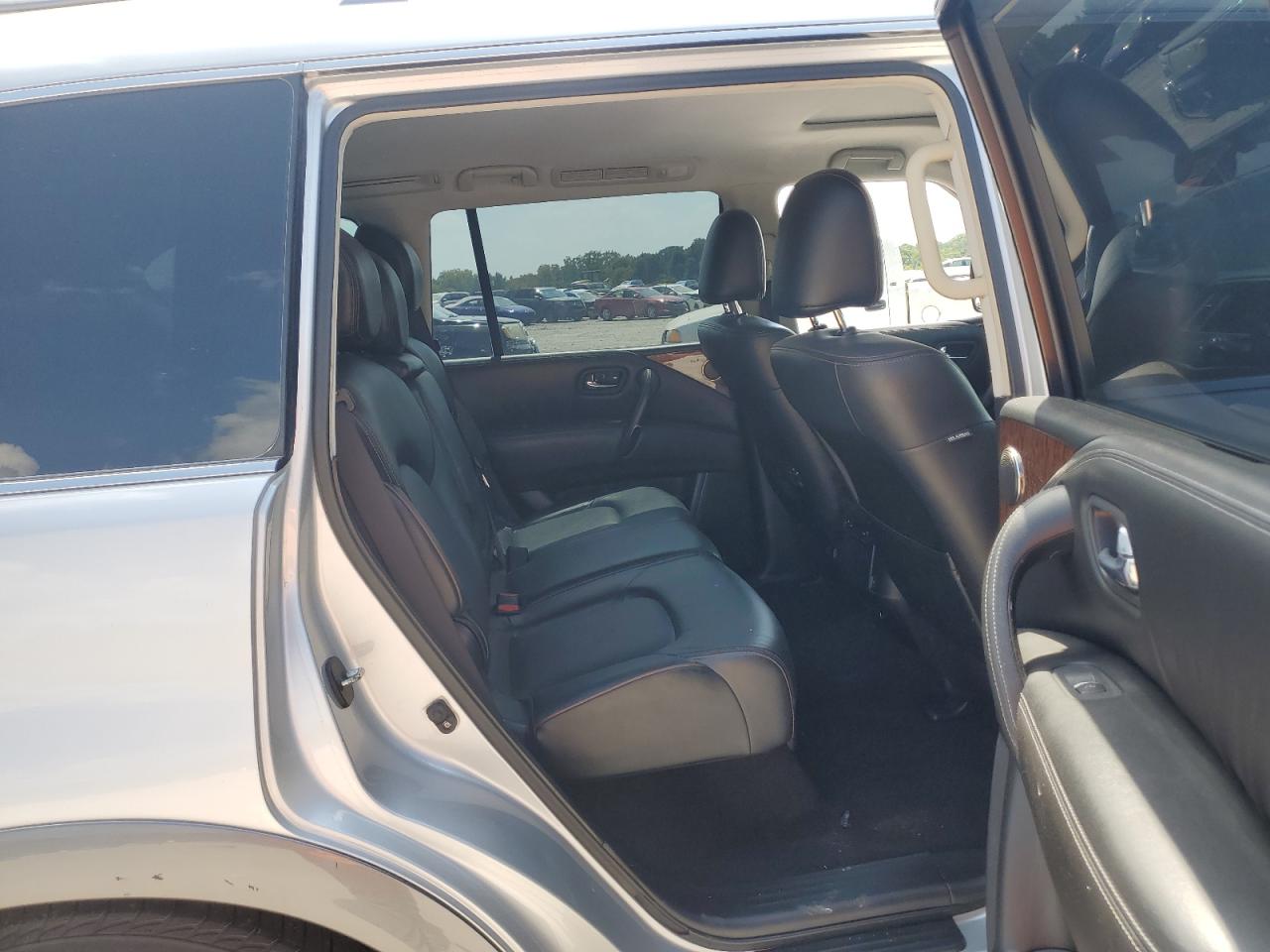 JN8AY2ND6JX001221 2018 Nissan Armada Sv