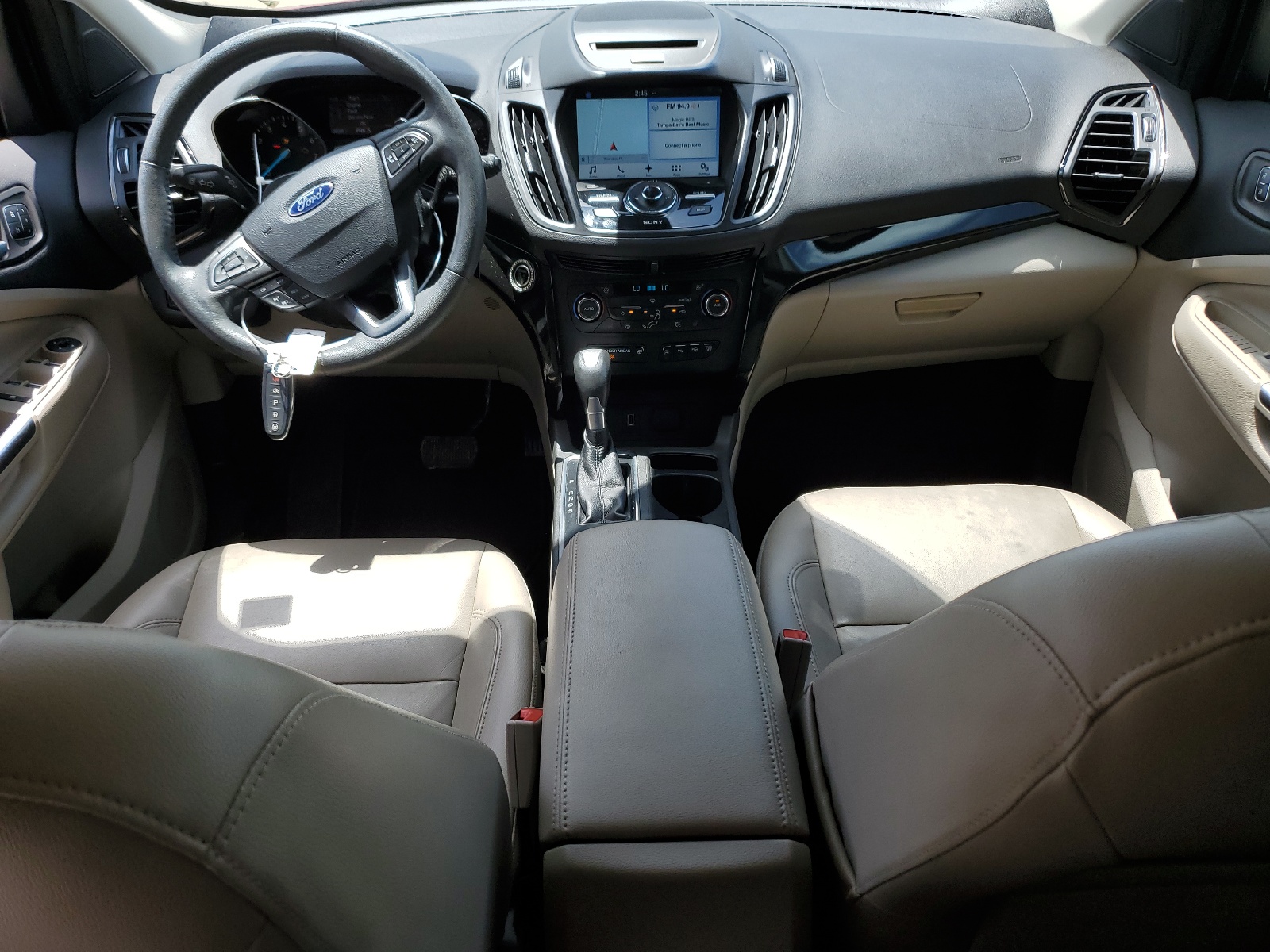 1FMCU0J9XHUC84834 2017 Ford Escape Titanium