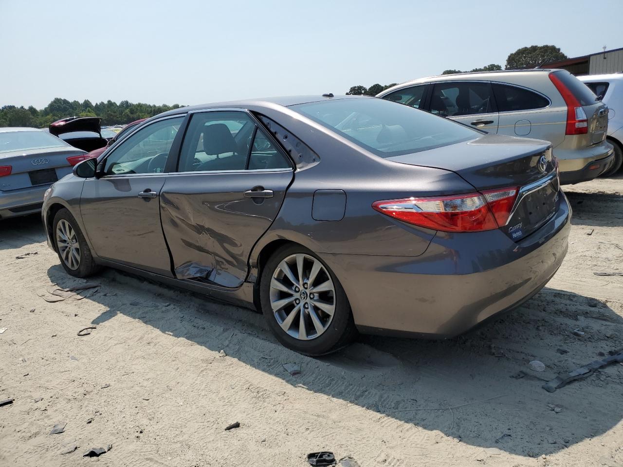 4T4BF1FK7FR457560 2015 TOYOTA CAMRY - Image 2