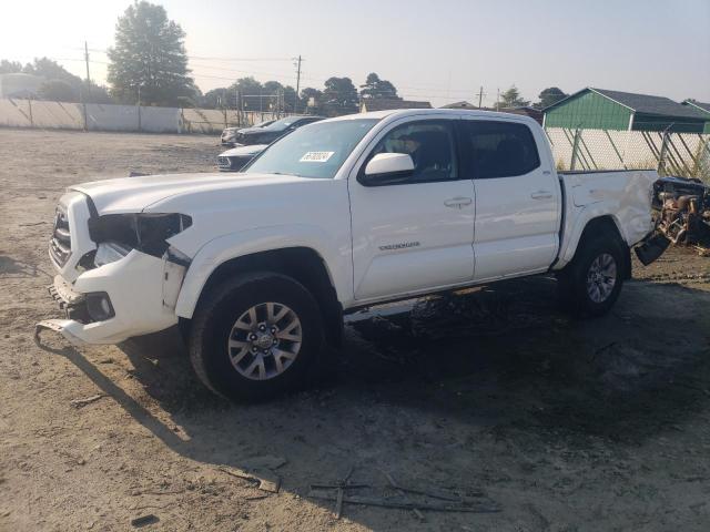 Pickups TOYOTA TACOMA 2017 Biały