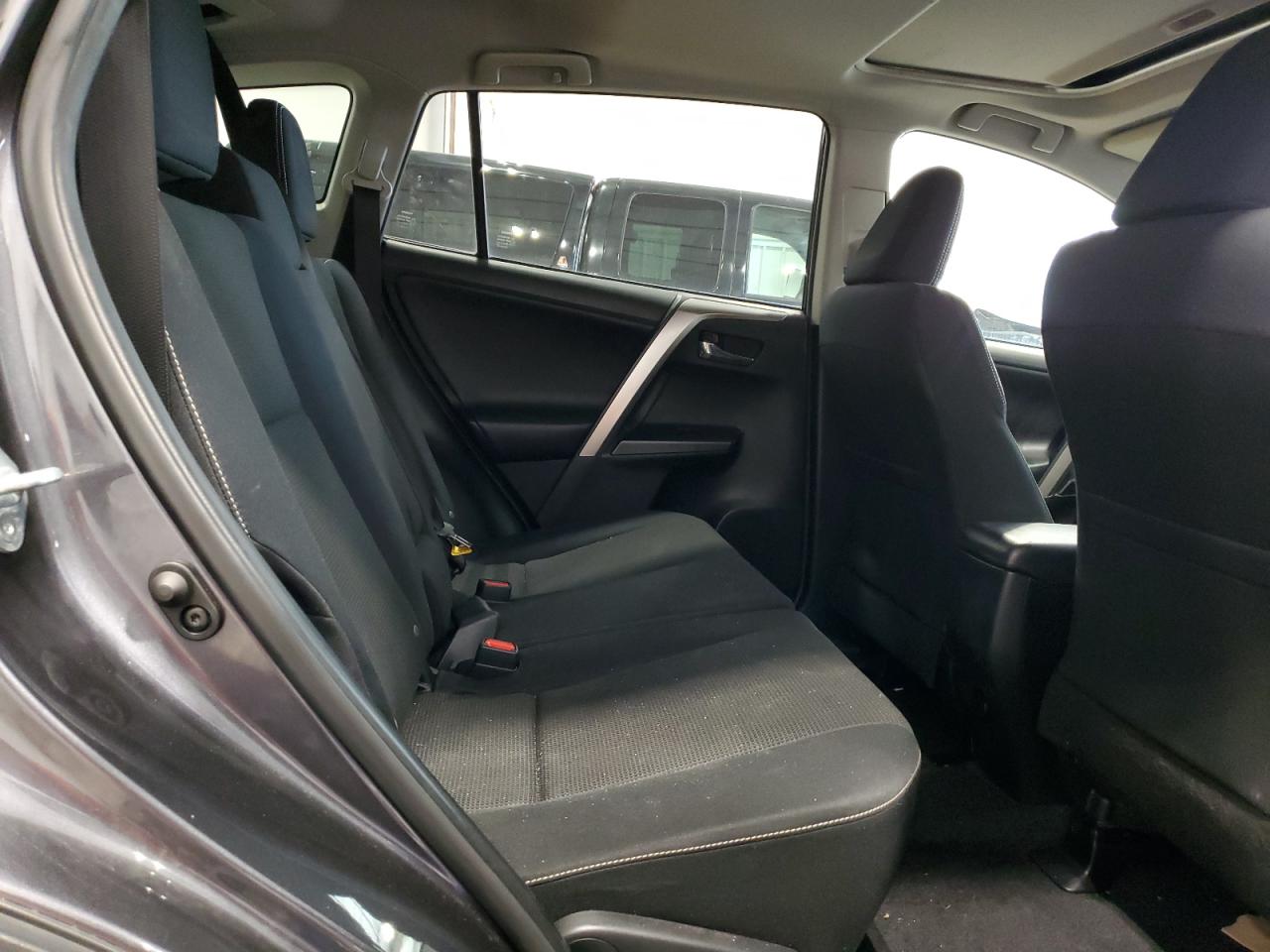 2017 Toyota Rav4 Xle VIN: JTMRFREV3HJ710188 Lot: 65933284