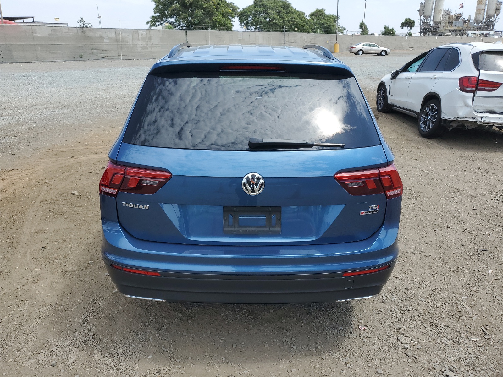 3VV0B7AX5JM010795 2018 Volkswagen Tiguan S