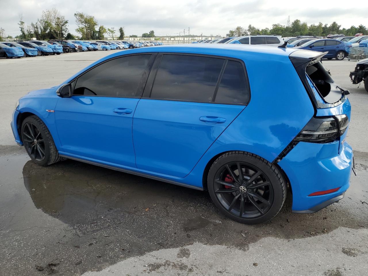 2019 Volkswagen GTI - Image 2
