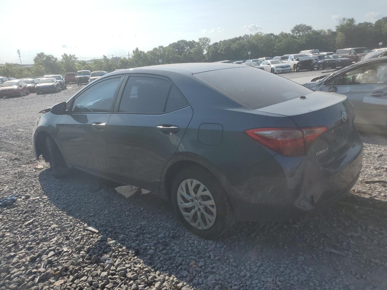 5YFBURHE5KP948596 2019 TOYOTA COROLLA - Image 2