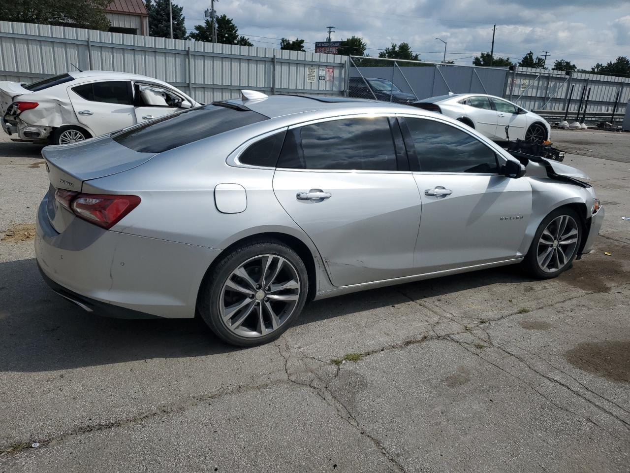 2019 Chevrolet Malibu - Image 3