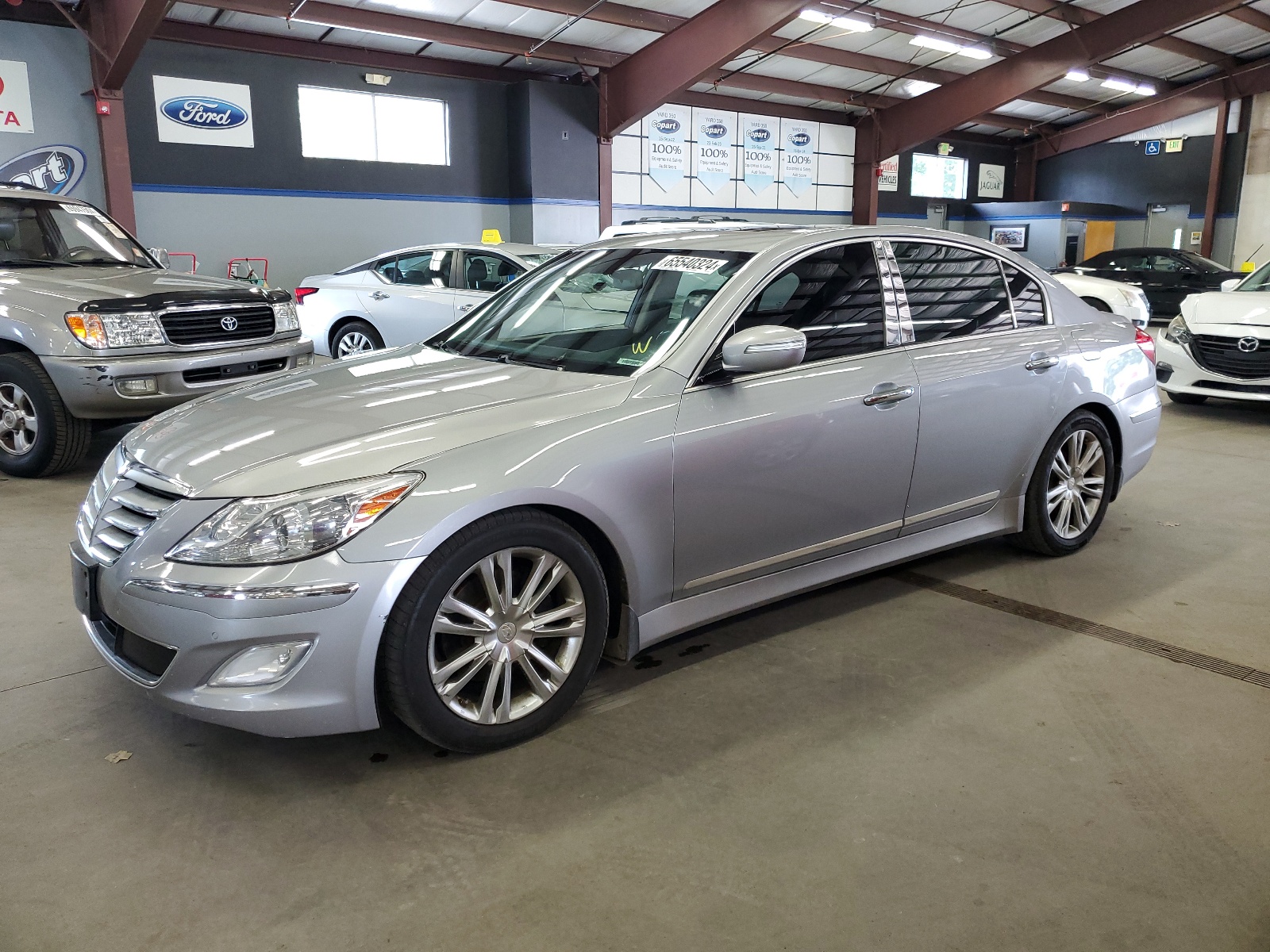 2013 Hyundai Genesis 3.8L vin: KMHGC4DD2DU232457