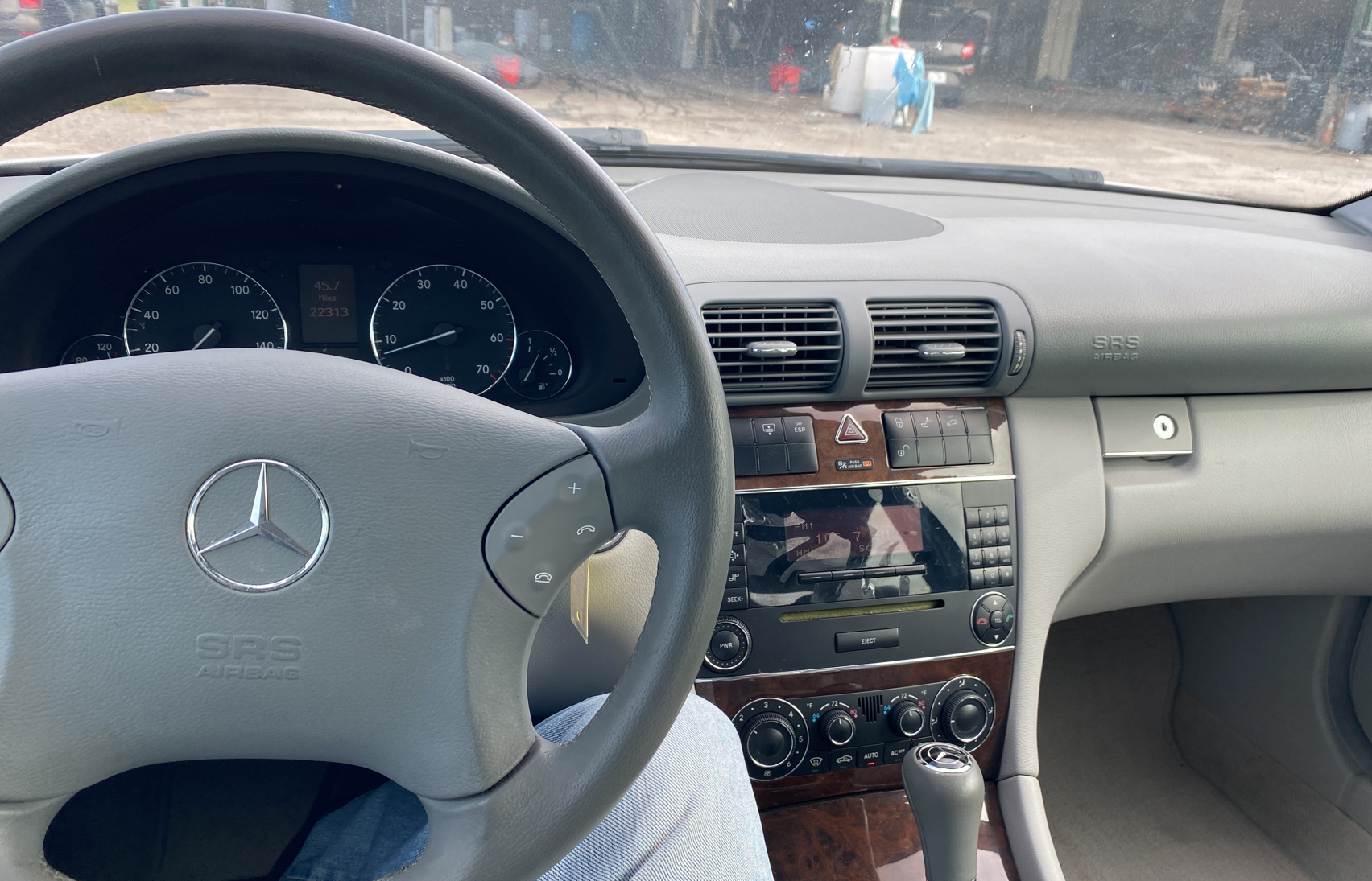 WDBRF64J45F585289 2005 Mercedes-Benz C 320