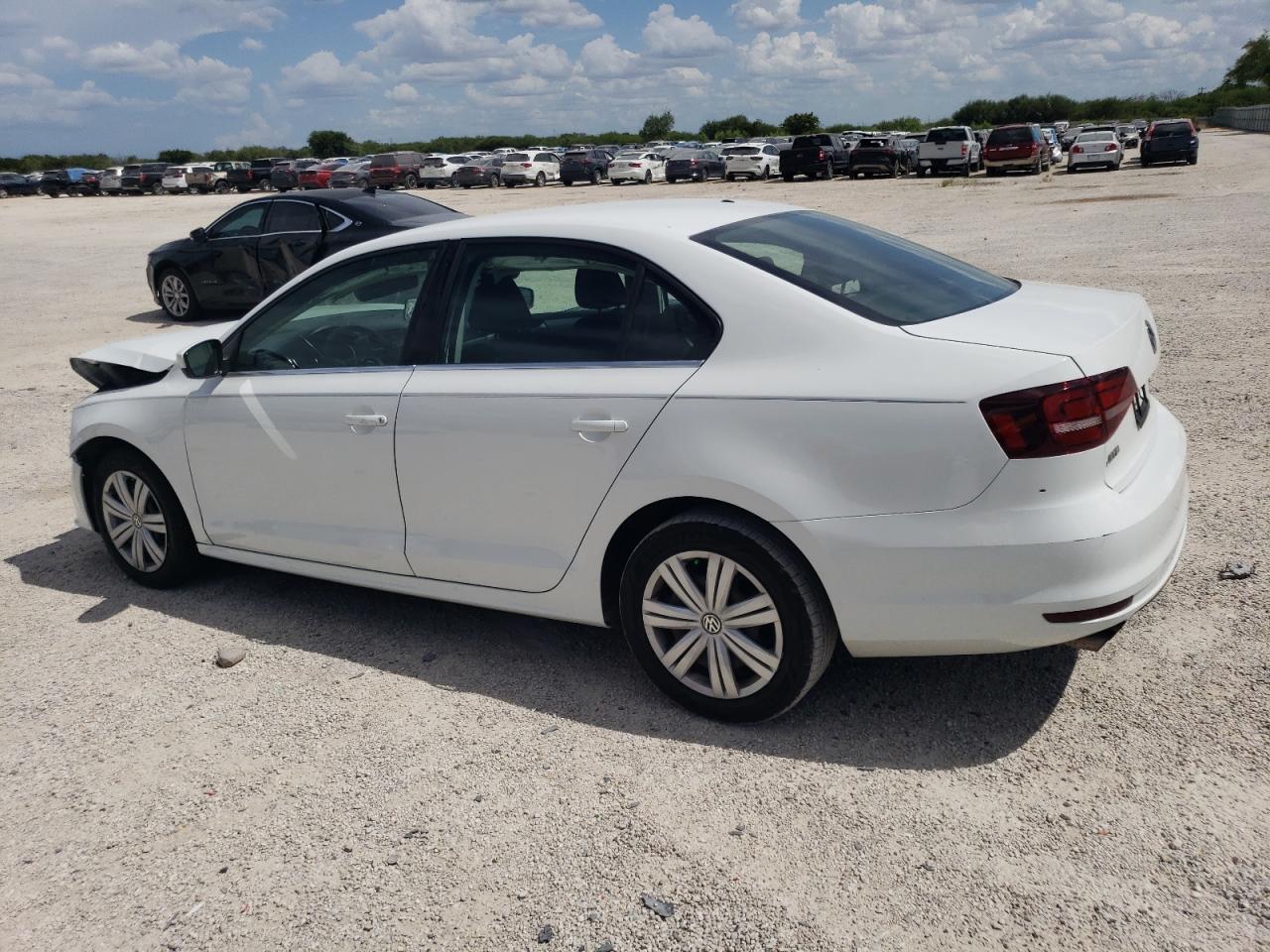 3VW2B7AJ0HM350981 2017 VOLKSWAGEN JETTA - Image 2