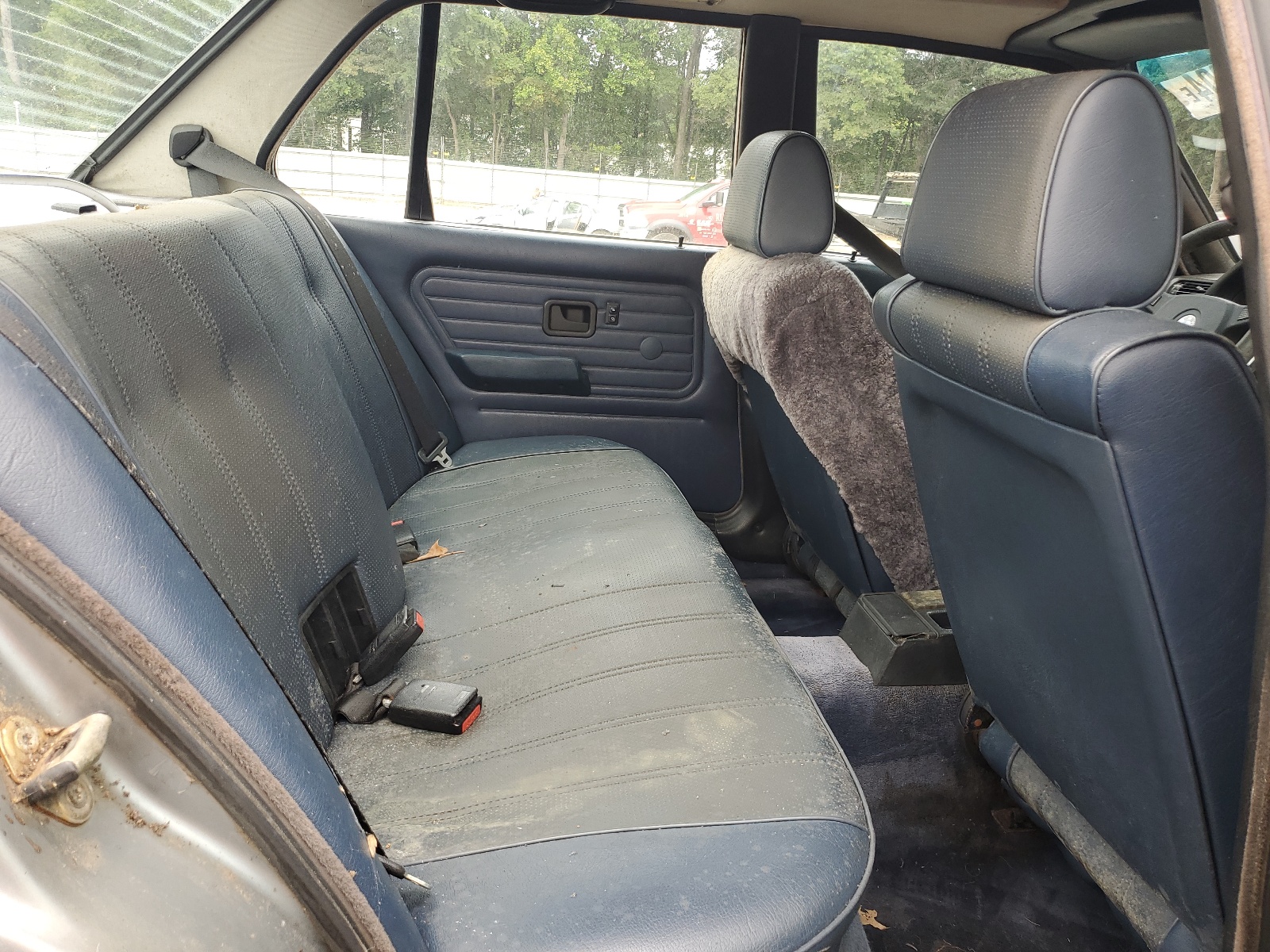 WBAAC7401F0678227 1985 BMW 318 I