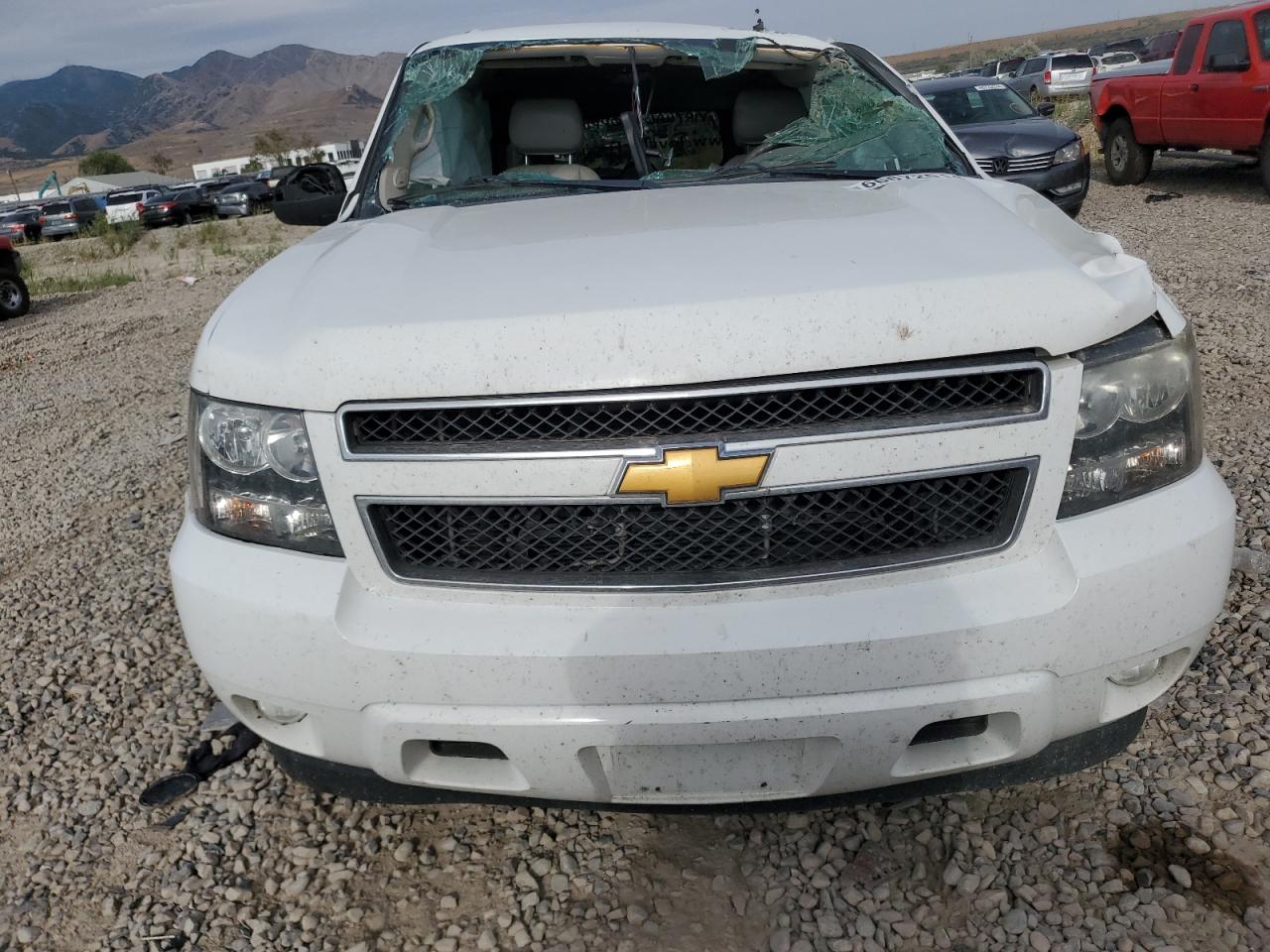 1GNSCJE0XER136998 2014 Chevrolet Suburban C1500 Lt