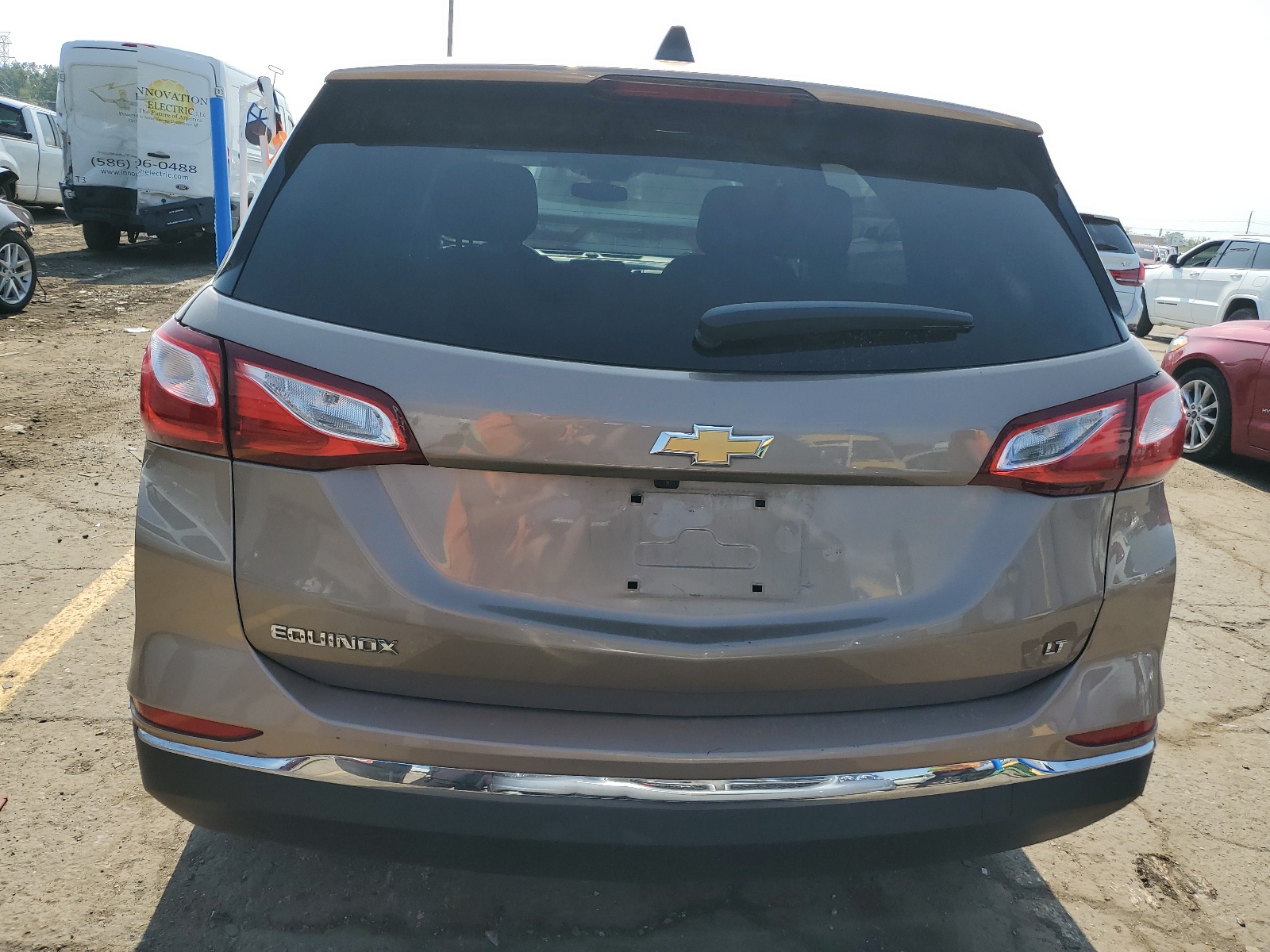 2GNAXJEV2J6223702 2018 Chevrolet Equinox Lt