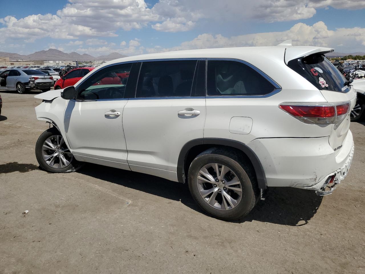 5TDZKRFH9FS040246 2015 TOYOTA HIGHLANDER - Image 2