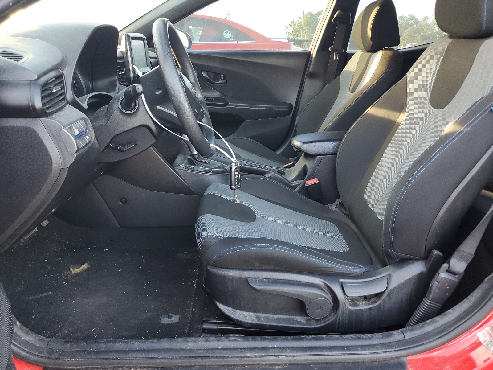 KMHTG6AF3KU016750 2019 Hyundai Veloster Base