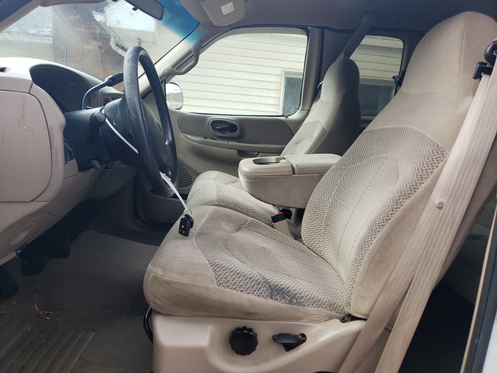 2FTRX18L1YCB02273 2000 Ford F150