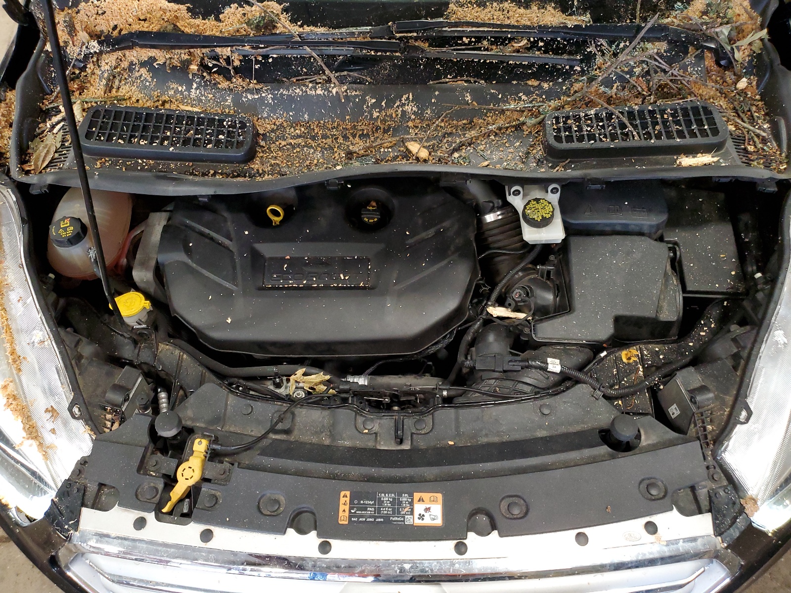 1FMCU9J9XJUB06349 2018 Ford Escape Titanium